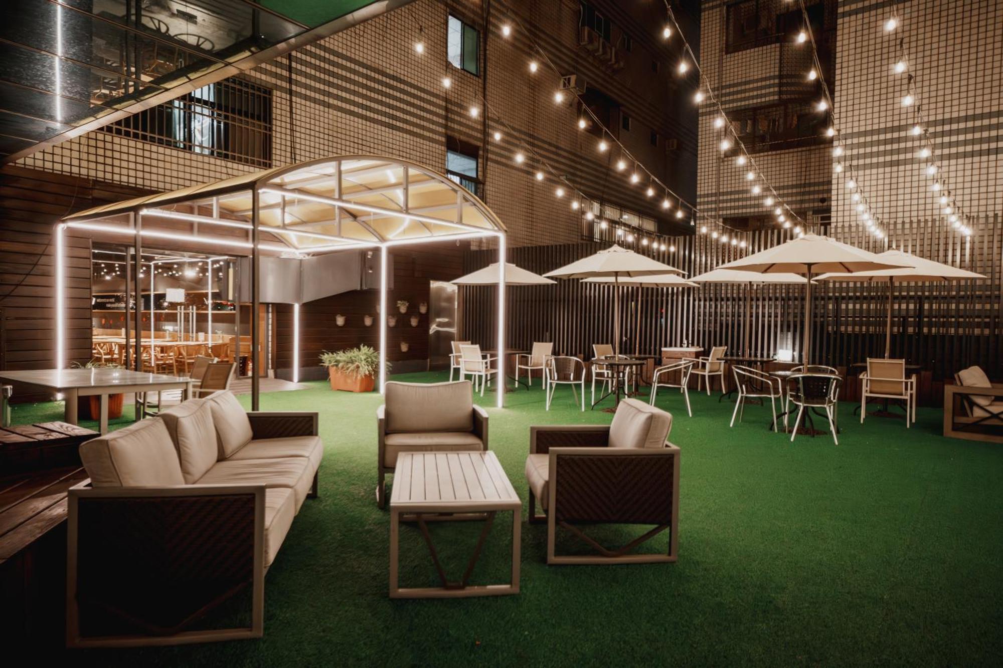 Hub Hotel - Kaohsiung Exterior foto