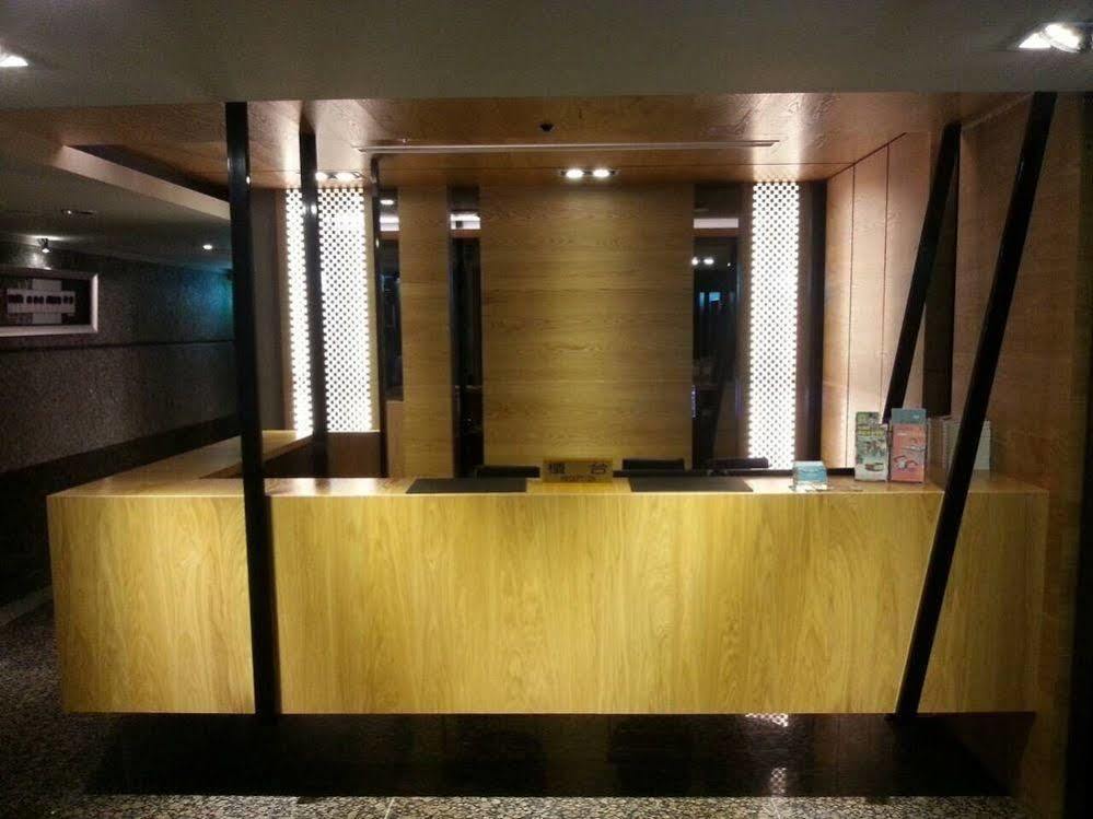 Hub Hotel - Kaohsiung Exterior foto